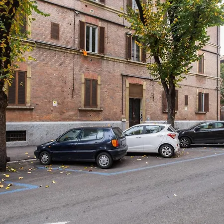 Bolognina Centro-stazione Apartament